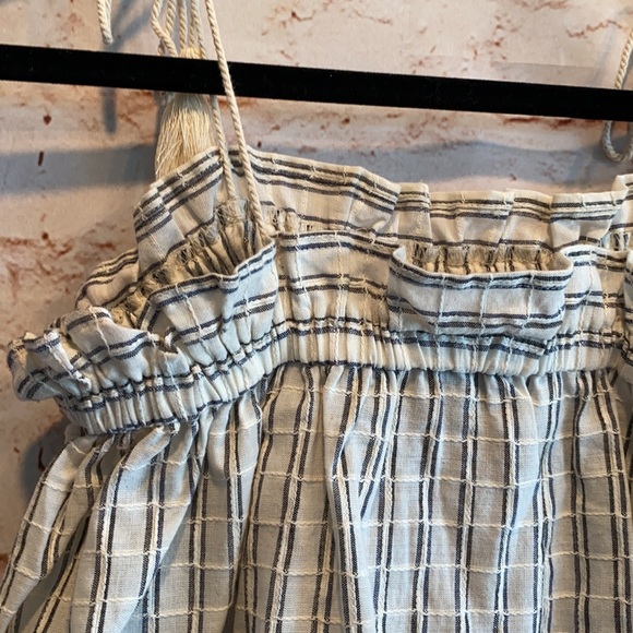 Universal Threads Boho tank top XS embroidered - Picture 7 of 8